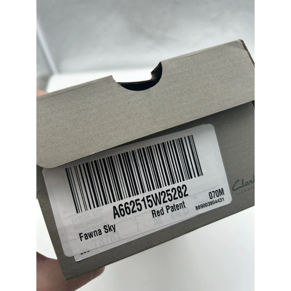 Clarks Cherry Red Patent Flats - Picture 8 of 8